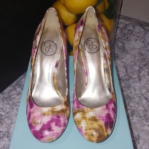 Jessica Simpson heels